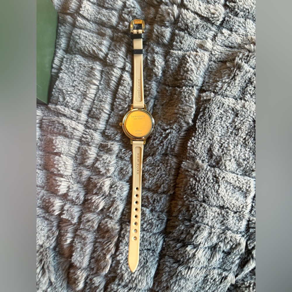 Kate Spade New York Metro Leopard Print Animal Print Silicone Watch - Picture 4 of 5